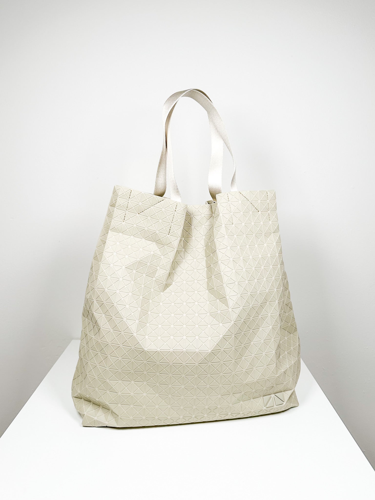 Bao Bao Issey Miyake - Cart S One Tone - Beige – Piermarini